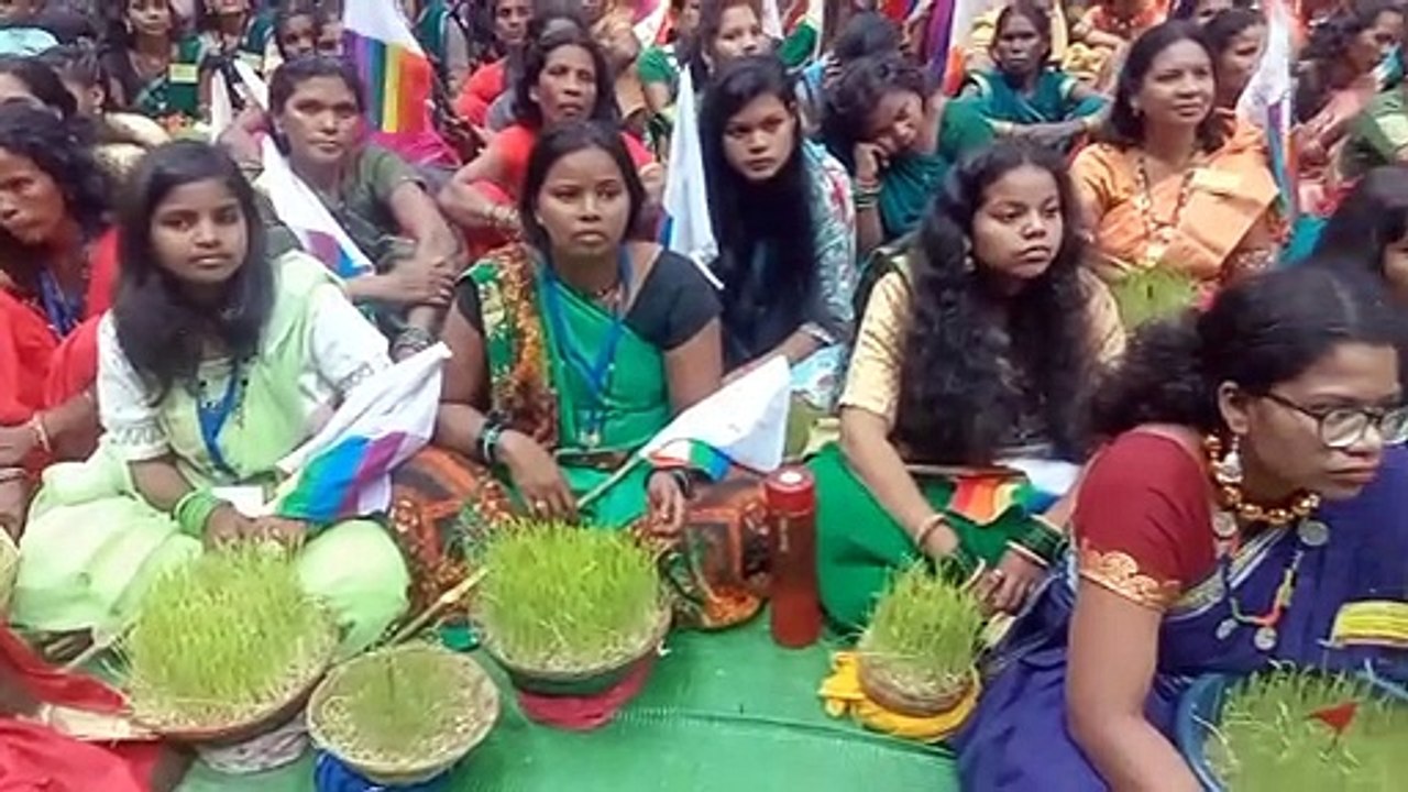 इंडोर स्टेडियम में किया गया राष्ट्रीय भोजली महोत्सव का आयोजन, जुटे हजारों लोग