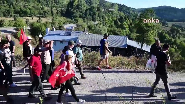 Message du 30 août pour le Jour de la Victoire d'Ümit Özdağ : ＂La victoire a été remportée, pas Recep Tayyip, le commandant en chef Atatürk et les forces armées turques＂