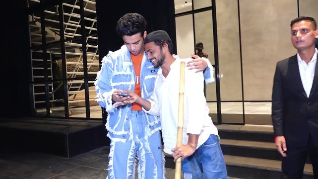 Babil Khan clicks selfie with specially abled fan, netizens react