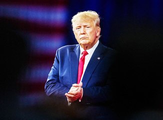 Ông Trump vừa tranh cử vừa hầu tòa