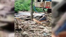 8 routes du village fermées à la circulation à Artvin en raison de fortes pluies et de glissements de terrain