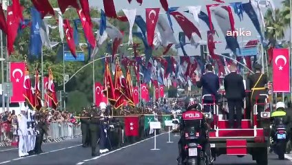 Le 101ème anniversaire de la Grande Offensive a été célébré dans la rue Vatan avec un défilé officiel