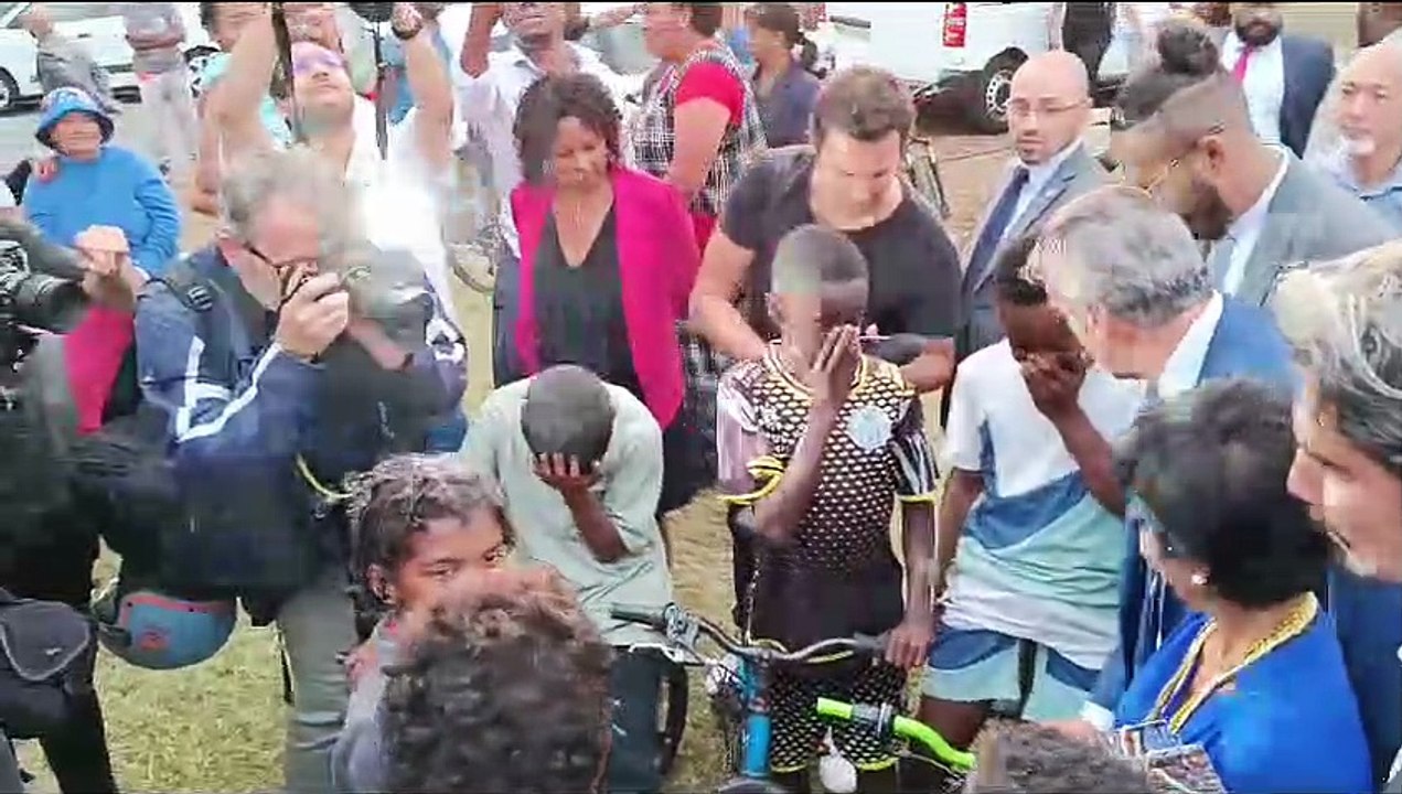 Philippe Vigier à La Réunion : bain de foule du ministre à Saint-Denis