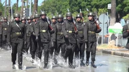 İskenderun'da sağanak altında 30 Ağustos Zafer Bayramı kutlamaları yapıldı