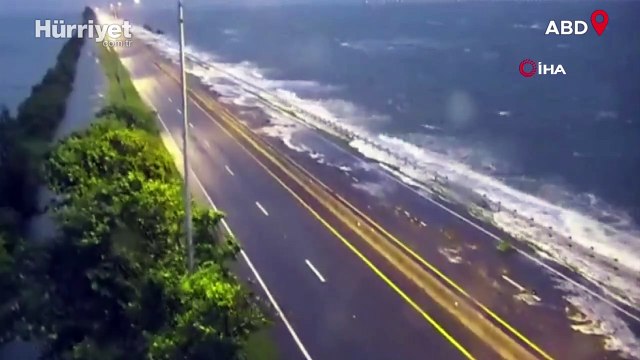 ABD'nin Florida eyaletini Idalia Kasırgası vurdu! Yüzlerce uçuş iptal oldu, 49 bölgede acil durum ilan edildi