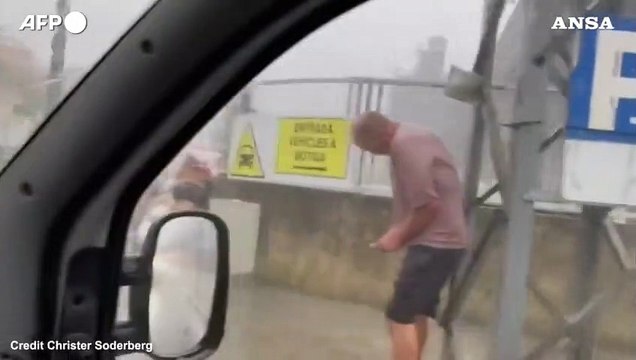 Spagna, l'isola di Maiorca colpita da una tempesta di pioggia e vento