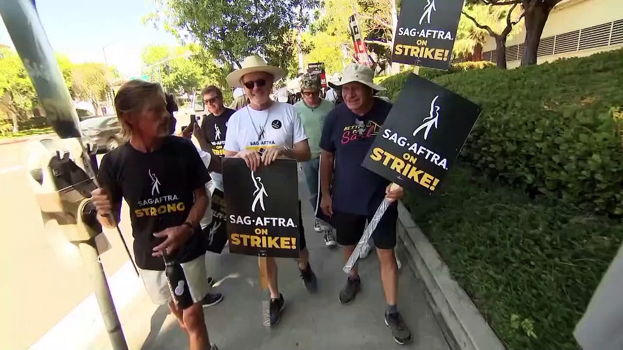 “Breaking Bad”, Bryan Cranston invita i produttori a riprendere le trattative con gli attori