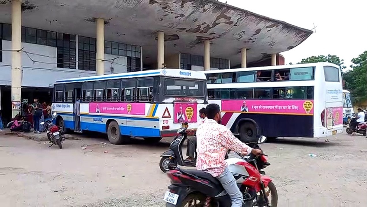 रोडवेज बसों में बढ़ी भीड़, सौ फीसदी से ज्यादा रहा यात्रीभार