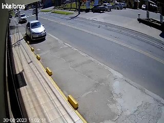Acidente parte moto ao meio e mata homem em Blumenau