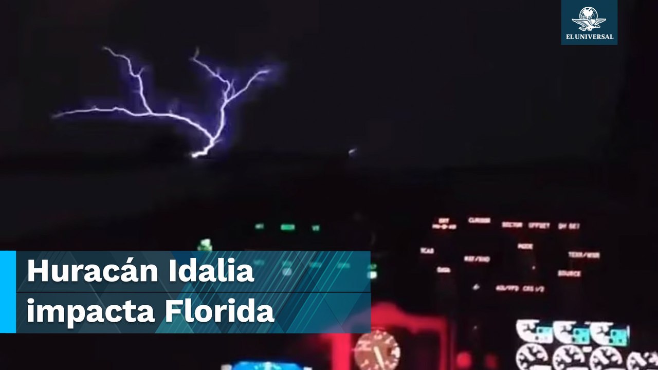 Impactante. Captan "rayos" desde avión en Florida ante llegada de huracán Idalia