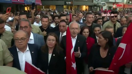 Kılıçdaroğlu a participé au défilé des lanternes à Aydın