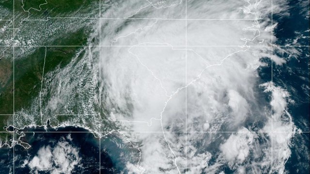 Biden informó que huracán Idalia se degradó a categoría 1 en su paso por Estados Unidos