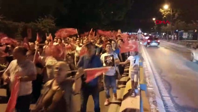 Isparta'da 30 Ağustos Zafer Bayramı'nda fener alayı düzenledi