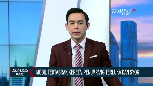 CCTV Rekam Detik-Detik Mobil Berpenumpang Pasutri Tertabrak Kereta di Banyuwangi