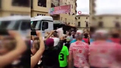 İspanya'da "La Tomatina" FestivaliFestivalde 150 ton domates fırlatıldı