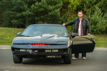 Real Life Knight Rider: Fan Spends £18,000 Recreating Iconic Car I RIDICULOUS RIDES