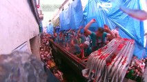 جشنواره پرتاب گوجه‌فرنگی در اسپانیا؛ ۱۵ هزار شرکت‌کننده ۱۲۰ تُن گوجه را نثار هم کردند