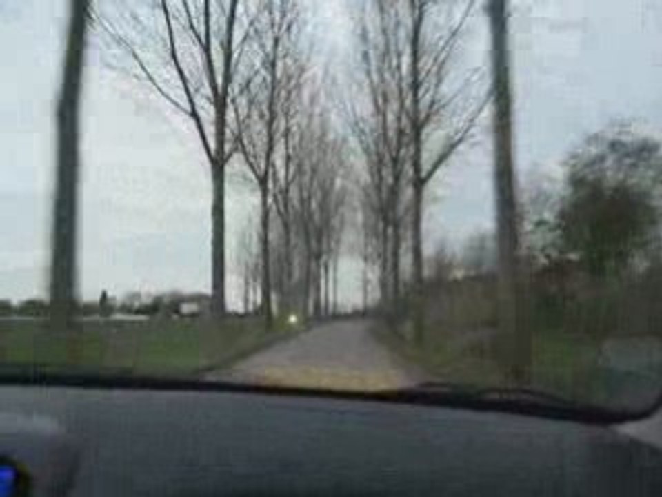206 RC sur route de campagne 2