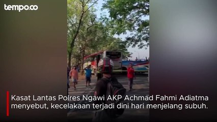 Скачать видео: Kecelakaan Maut di Ngawi antara Bus Sugeng Rahayu vs Bus Eka Cepat