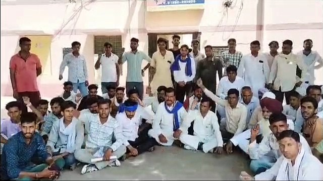 The relatives of the deceased girl expressed their anger by protesting