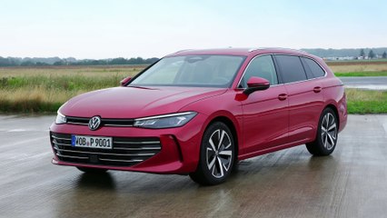 In Chili Red, New Volkswagen Passat Variant Business 2024