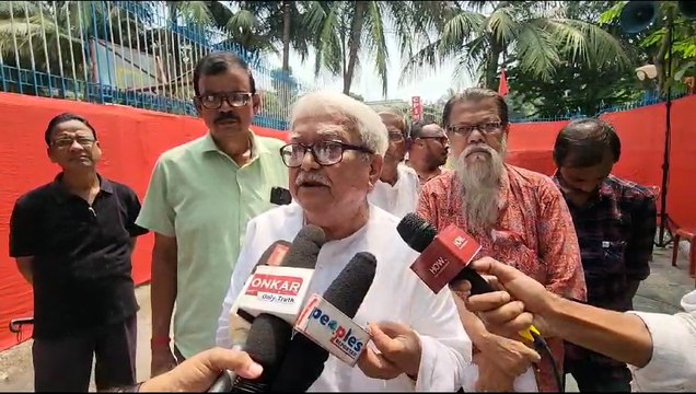 মানুষের আয় বাড়ছে না, কমছে টাকার দাম, নতুন সঙ্কটের আশঙ্কায় বিমান বসু | Oneindia Bengali