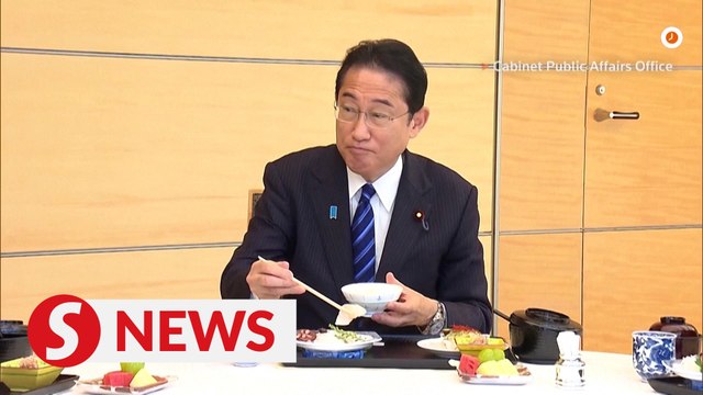 Japan's PM savours Fukushima seafood, vows to overturn China's ban on seafood import