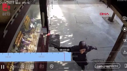 Salvador Dali maskesi ile soygun girişimi