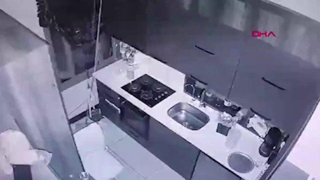 Girdikleri ofisten 600 bin lira değerinde elektronik eşya çaldılar