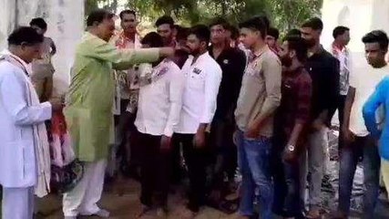 बीजेपी को लगा बड़ा झटका, सैकड़ो कार्यकर्ताओं ने थामा कांग्रेस का हाथ..