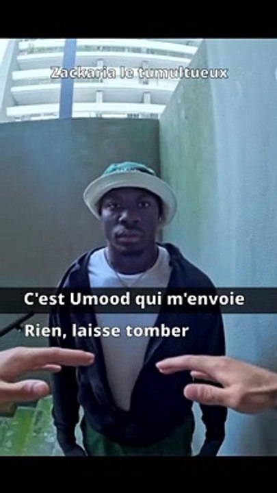 Il prend la fuite et m'enferme derrière lui...