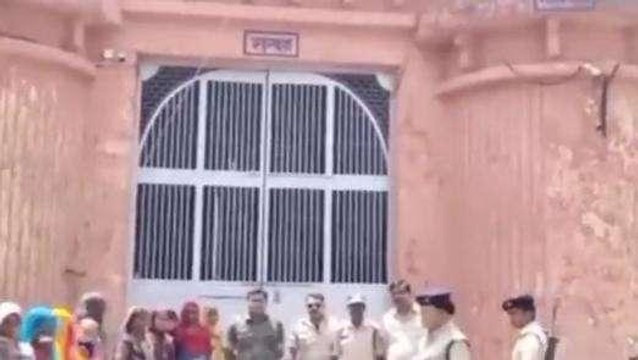 श्योपुर: जेल में बंद भाइयों की कलाई पर बहनों ने बांधी राखी