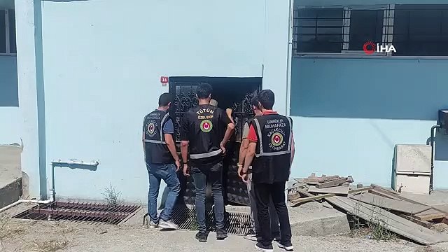 Gümrük Muhafaza ekipleri tütün kaçakçılığı operasyonunda 60 milyon 562 bin lira değerinde kaçak malzeme ele geçirdi