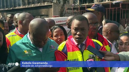 Incendio de un edificio en Johannesburgo deja más de 70 muertos