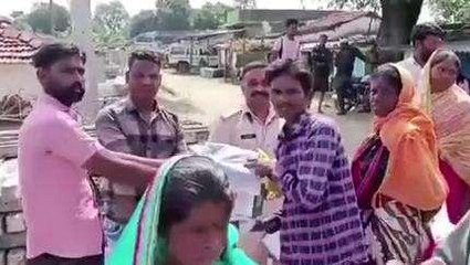 छिंदवाड़ा: तेंदूपत्ता संग्रहण करने वाले मजदूरों को वन विभाग ने बाटी सामग्री, खिल उठे चेहरे