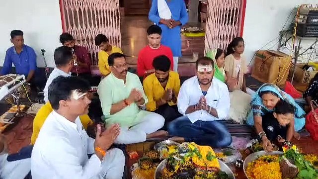 सावन का अंतिम सोमवार: शिवालयों में हुई विशेष पूजा अर्चना
