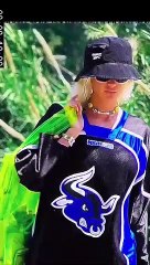 Sınır tanımayan Didem Soydan, sokak ortasında ipi çözülen bikinisini bağladı