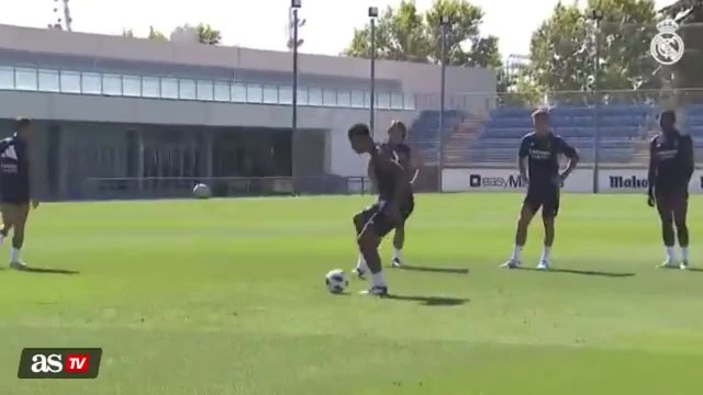 Jude Bellingham on target again in Real Madrid training