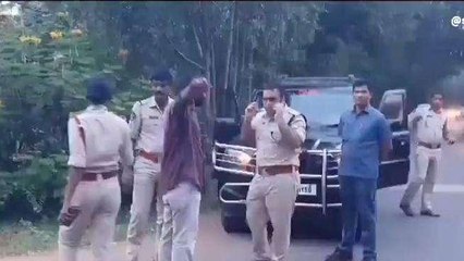 అనకాపల్లి జిల్లా: కళ్లల్లో కారం కొట్టి.. రూ.13.78 లక్షల పింఛన్ సొమ్ము దోపిడి