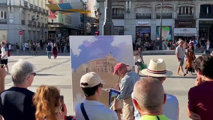 Antonio López vuelve a pintar un cuadro en la Puerta del Sol del Madrid