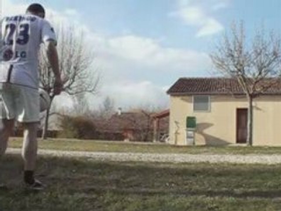 Precision poubelle jongle 22 metres