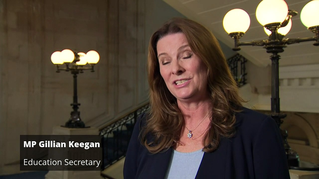 School Minister says 'don't worry' as schools f...