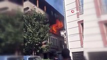 Le 2ème étage d'un immeuble de 3 étages a pris feu à Bursa