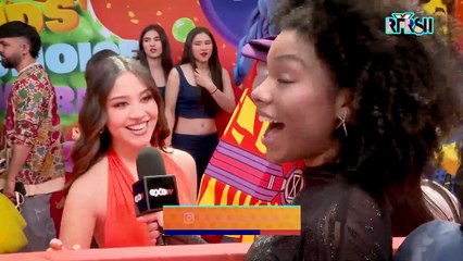 Mia Salinas y Vanne Amador desde los Kids Choice Awards