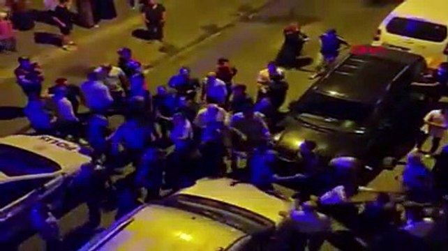 Akrabasını taciz ettiği iddia edilen hoca linç edilmekten polislerce kurtarıldı
