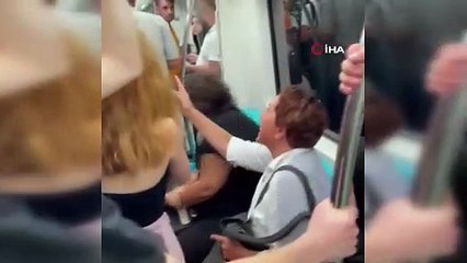 Kadının başörtüsünü açmaya çalıştı!