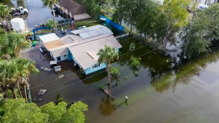 أميركا.. استمرار عملية الإغاثة للمحاصرين بسبب الفيضانات بفلوريدا