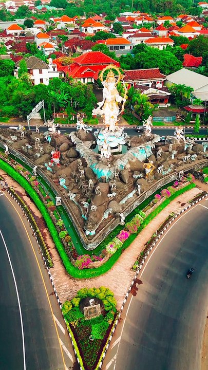 Patung Titi Banda Denpasar Bali