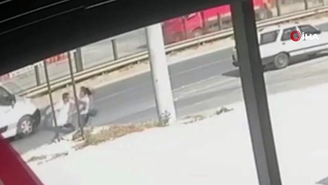 Tartıştığı eşini sokak ortasında öldürdü! Son anlarında arabadan inip kaçmaya çalıştı