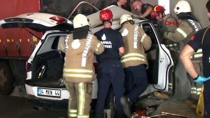 Başakşehir'de Cip ve Kamyonet Çarpışması: 2 Yaralı